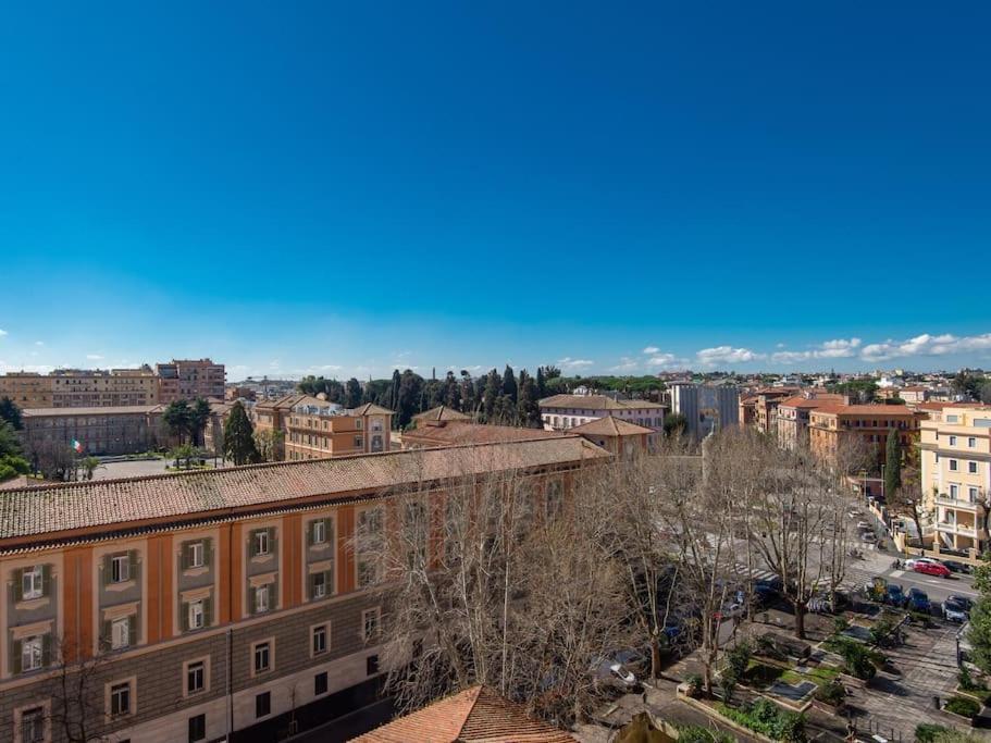 Bright Panorama Apartment Rom